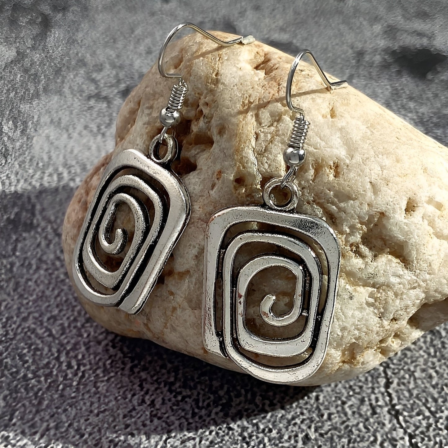 Kaia – Boho Style Earrings in Silver with Spiral Shape