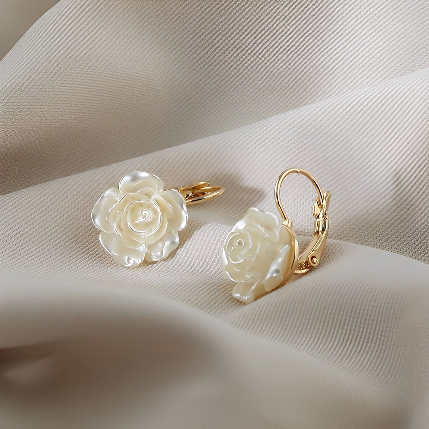 Kylie – Stylish Rose Earrings