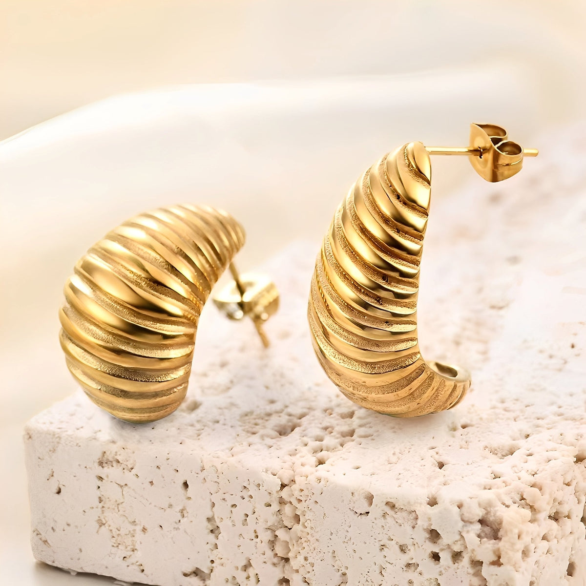 Alice – Stylish Earrings