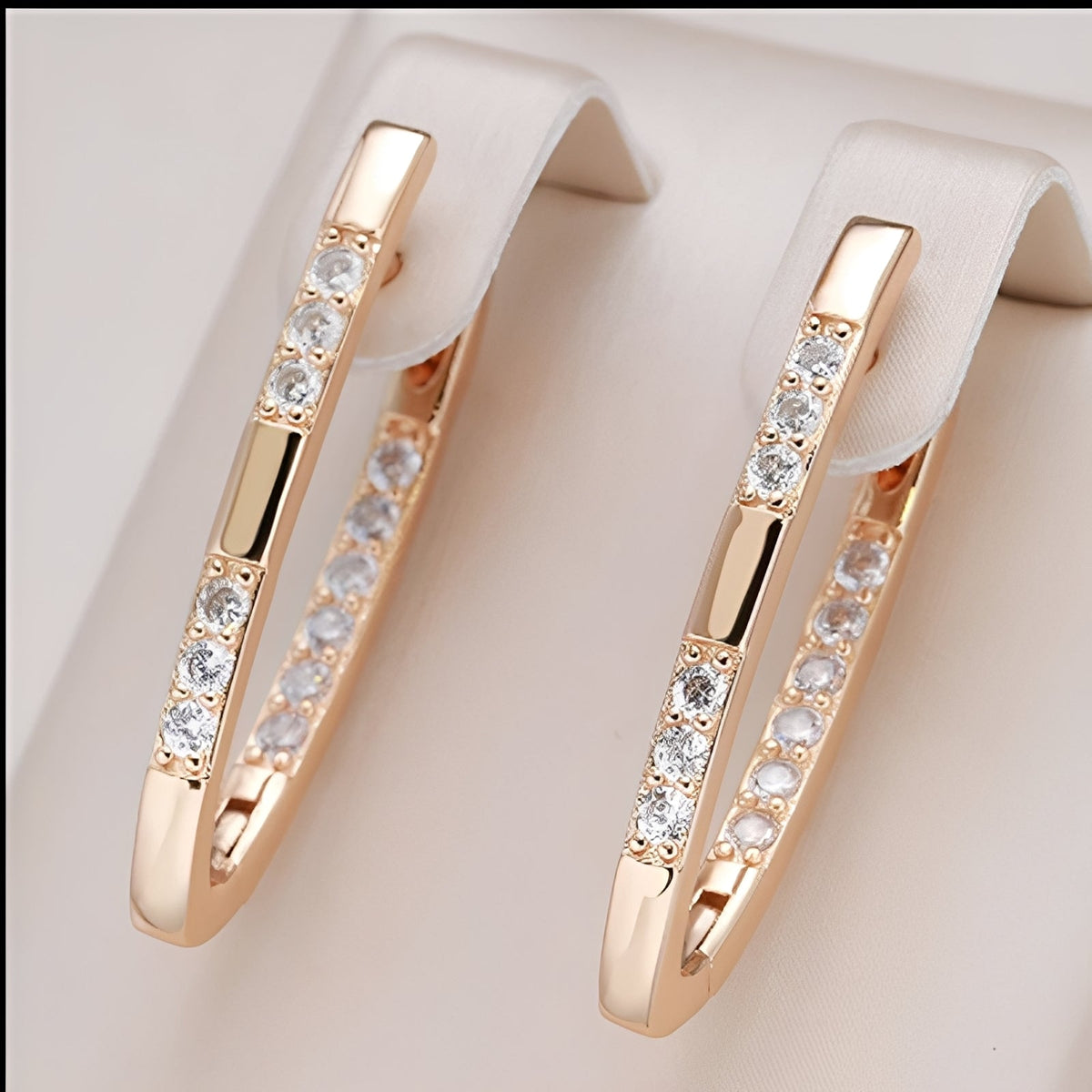 Cleah – Stylish Elegant Earrings
