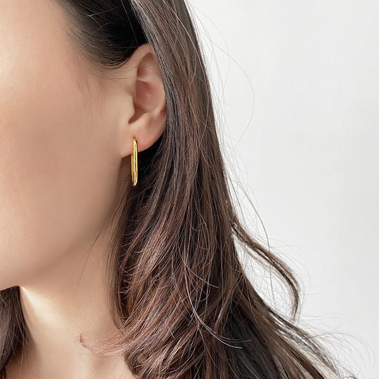 Laura – Square Retro Huggie Hoops