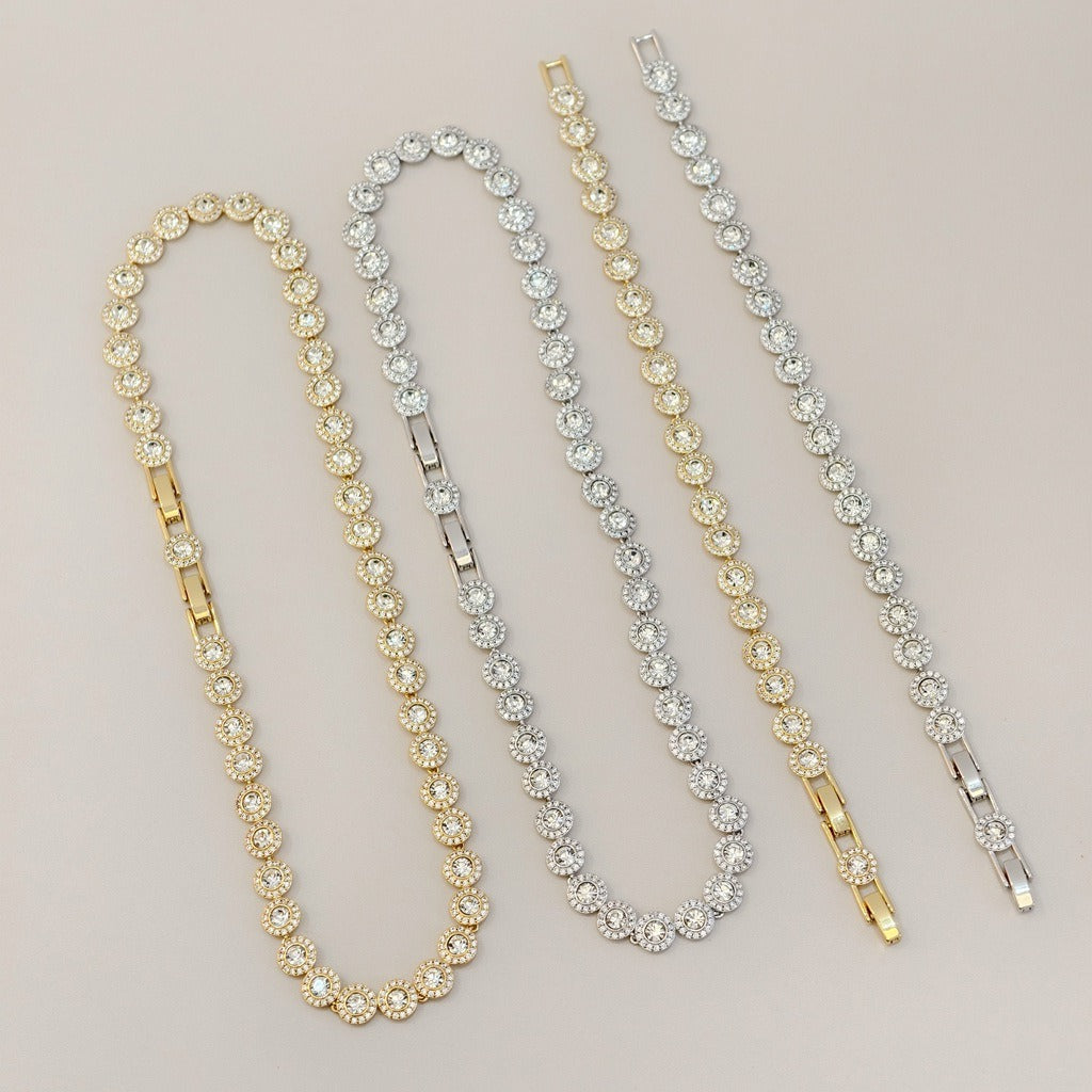 Victoria – Necklace and Bracelet with Shimmering Round Button