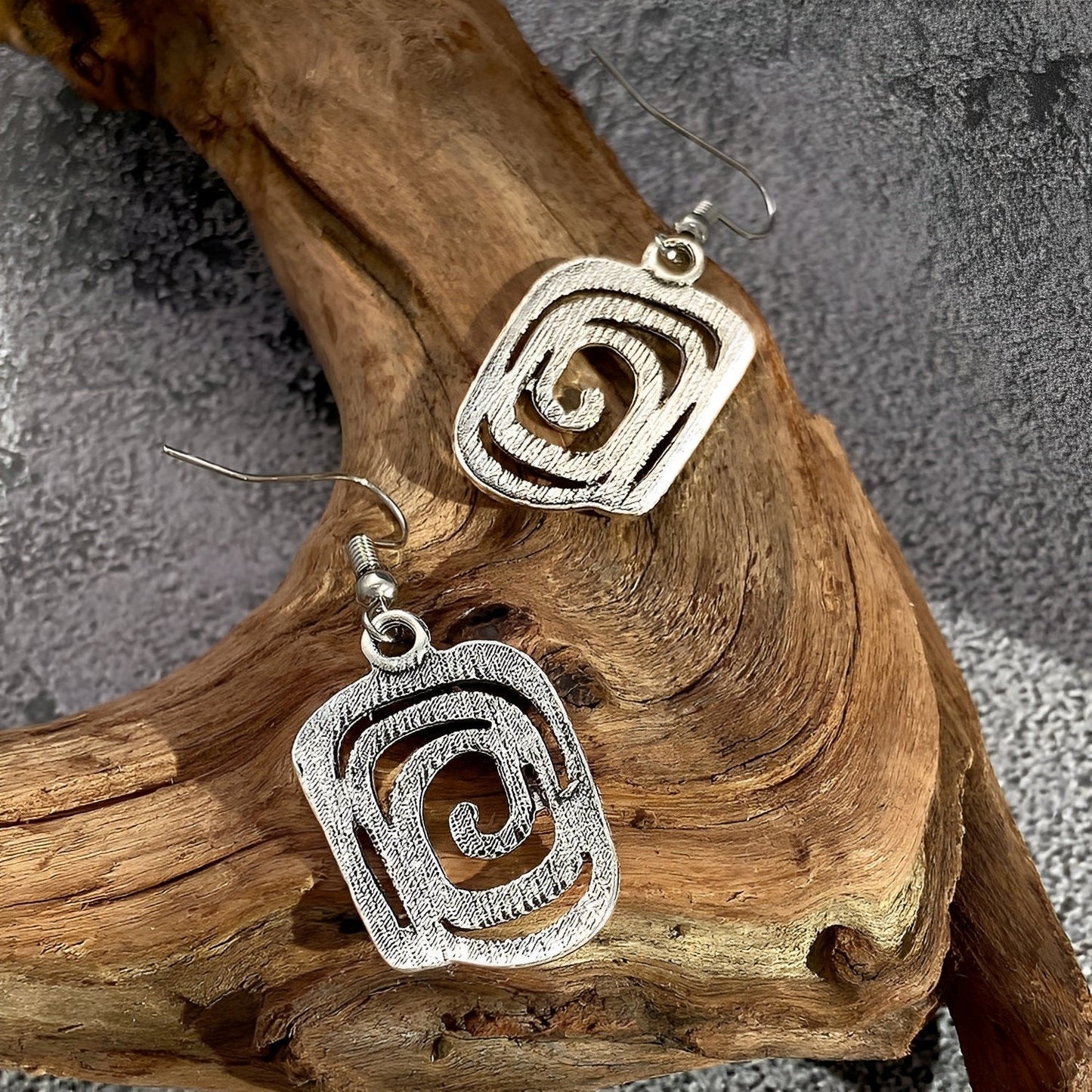 Kaia – Boho Style Earrings in Silver with Spiral Shape