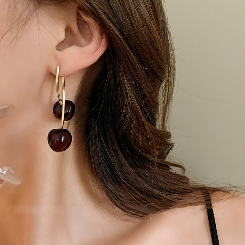 Cheri – Cherry-shaped golden earrings