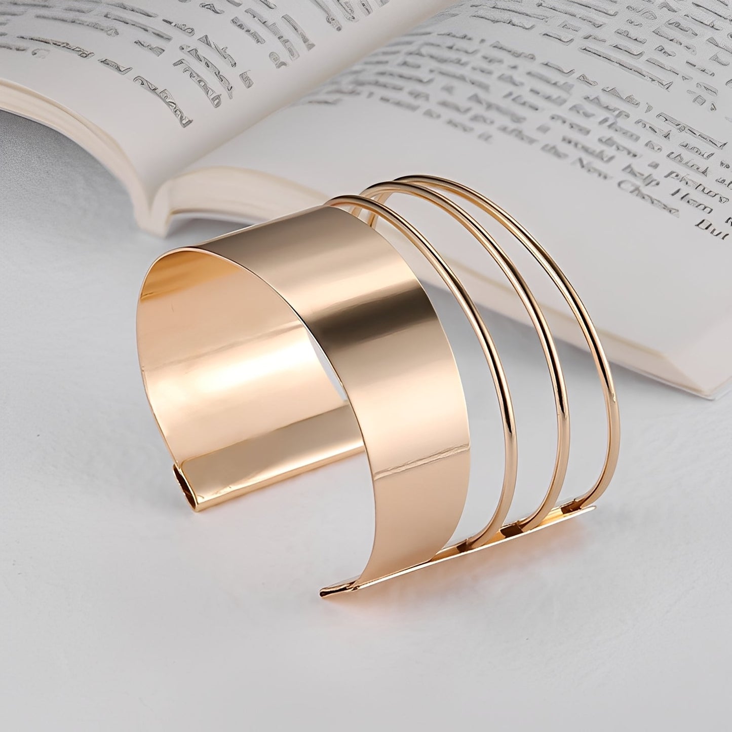 Camille – Classic Vintage Bracelet in Gold