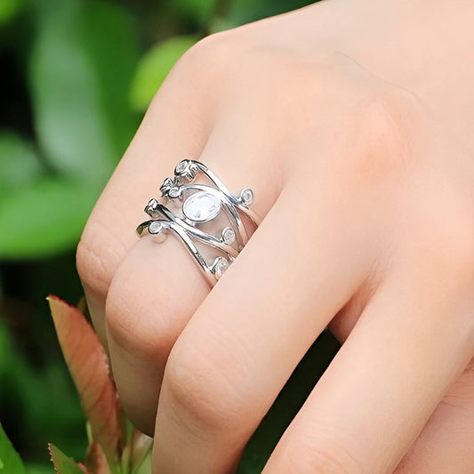 Inara – Vintage Ring in Silver with Irregular Zirconia
