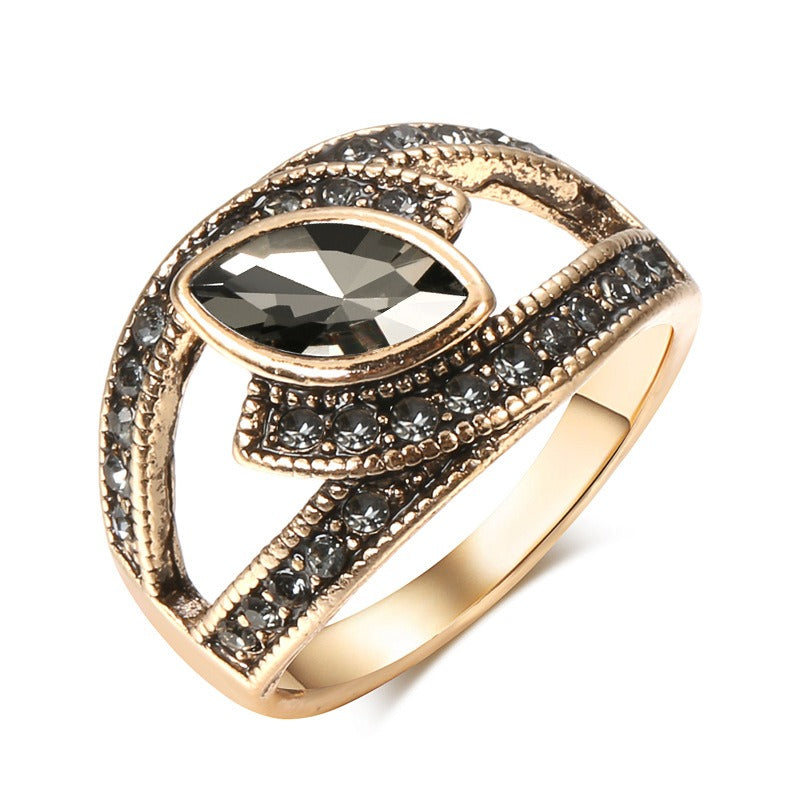 Amena – Stylish Ring of Dark Crystal