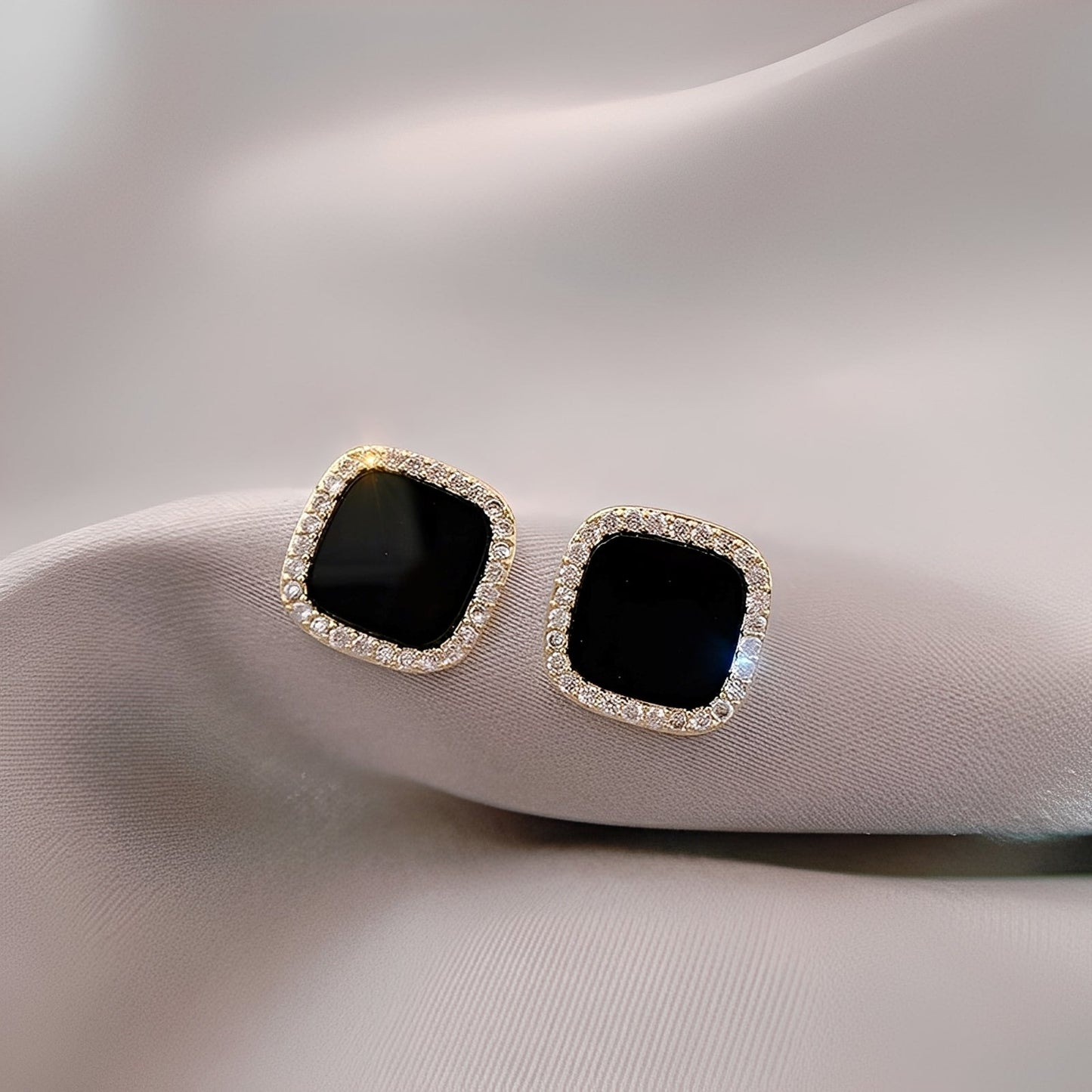 Catherine – Earrings with Onyx and Eternal Diamonds
