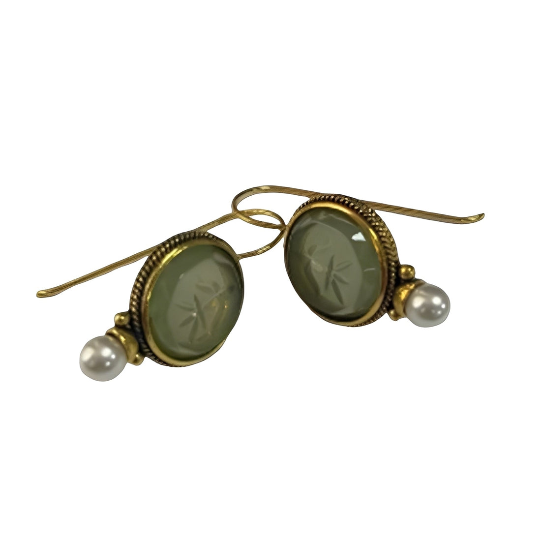 Nolwenn – Vintage Earrings with Pearl and Emerald
