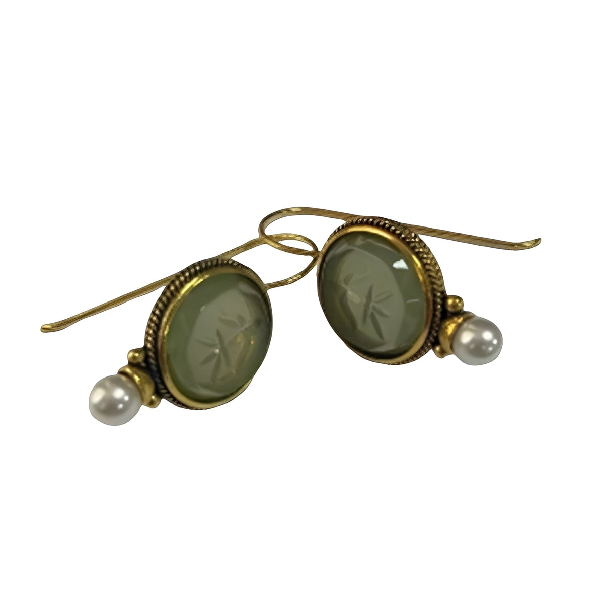 Nolwenn – Vintage Earrings with Pearl and Emerald