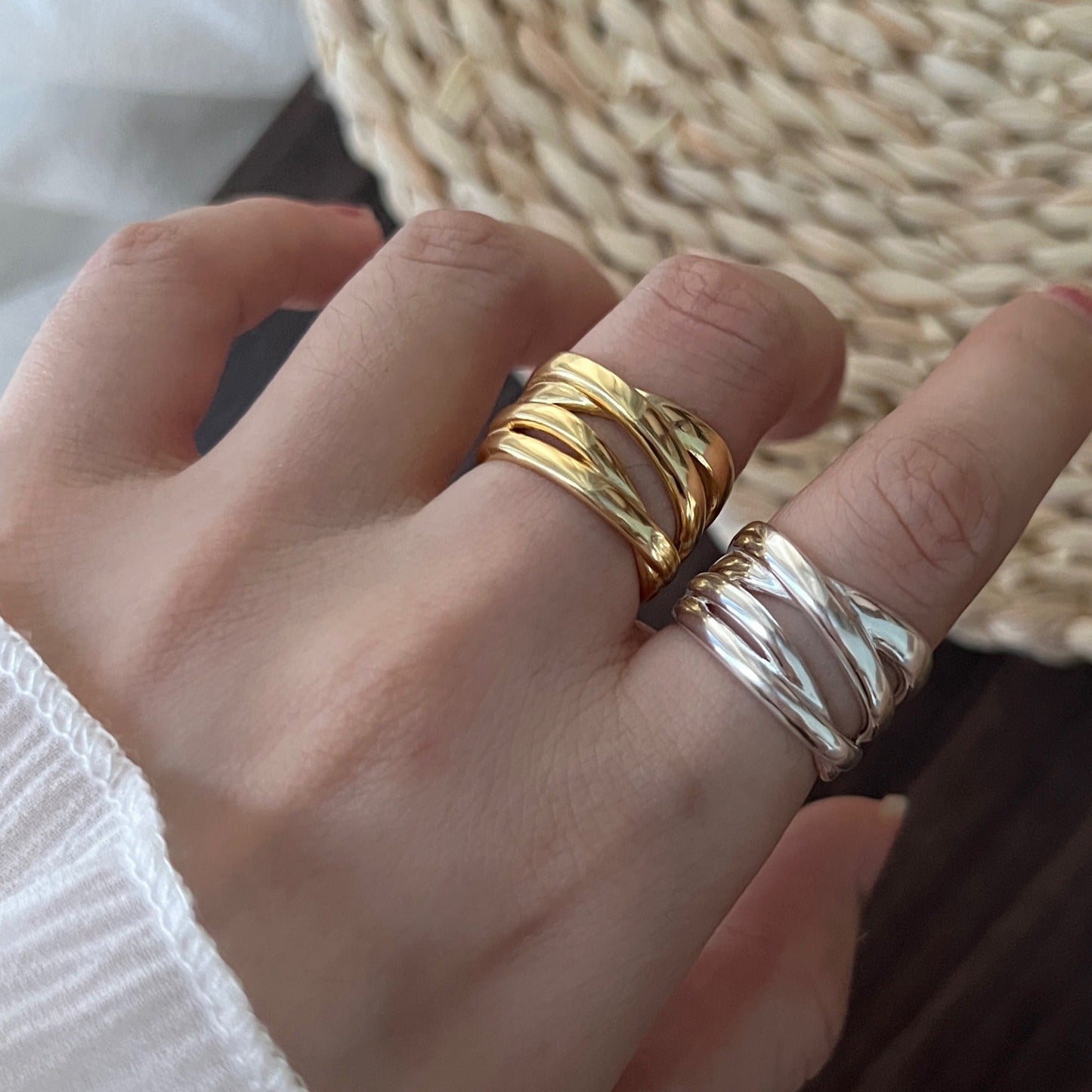 Riley – Geometric Ring for Romantic Love