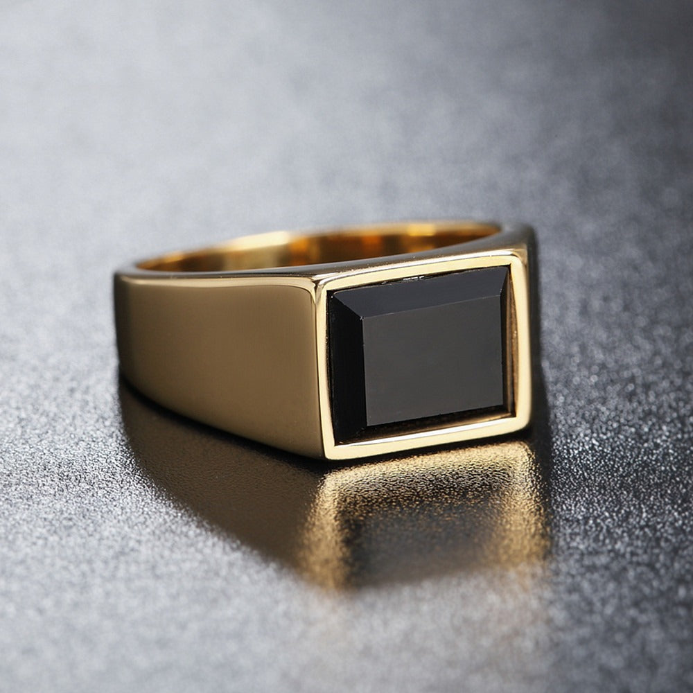 Daro – Men's Signet Ring with Black Stone