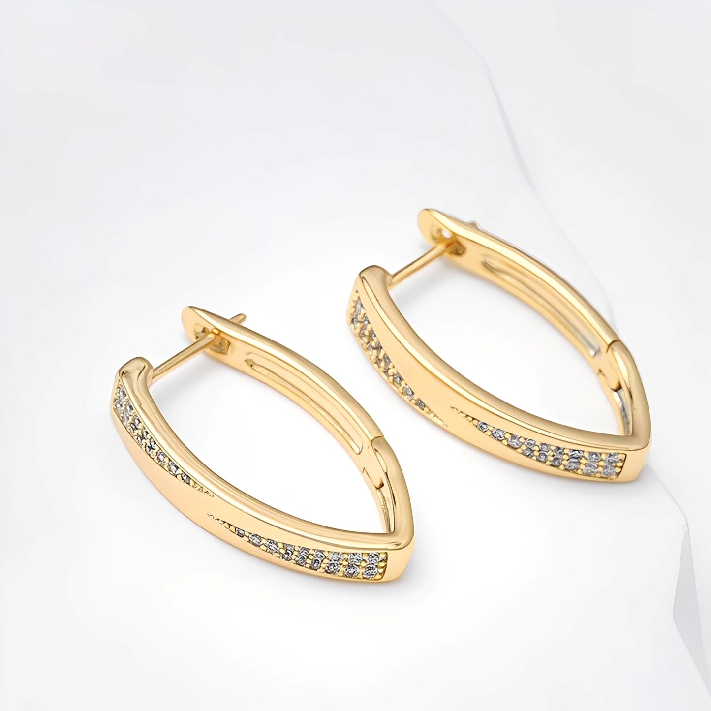Sophie – Earrings made of Gold and Gemstones
