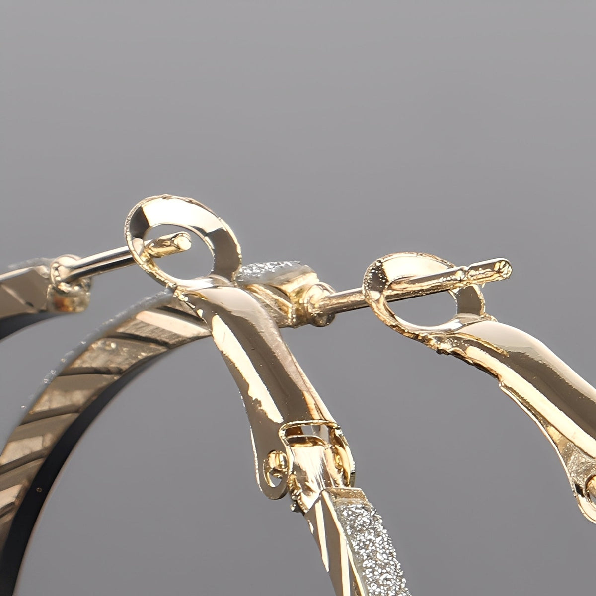 Nori – Vintage Shiny Earrings