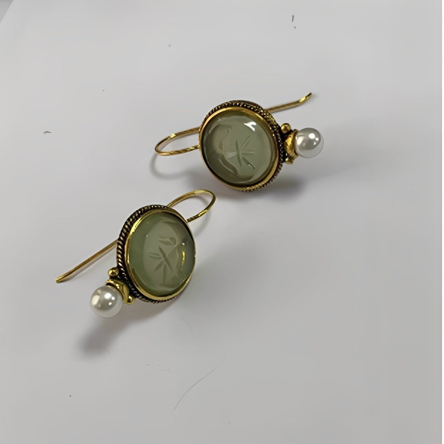 Nolwenn – Vintage Earrings with Pearl and Emerald