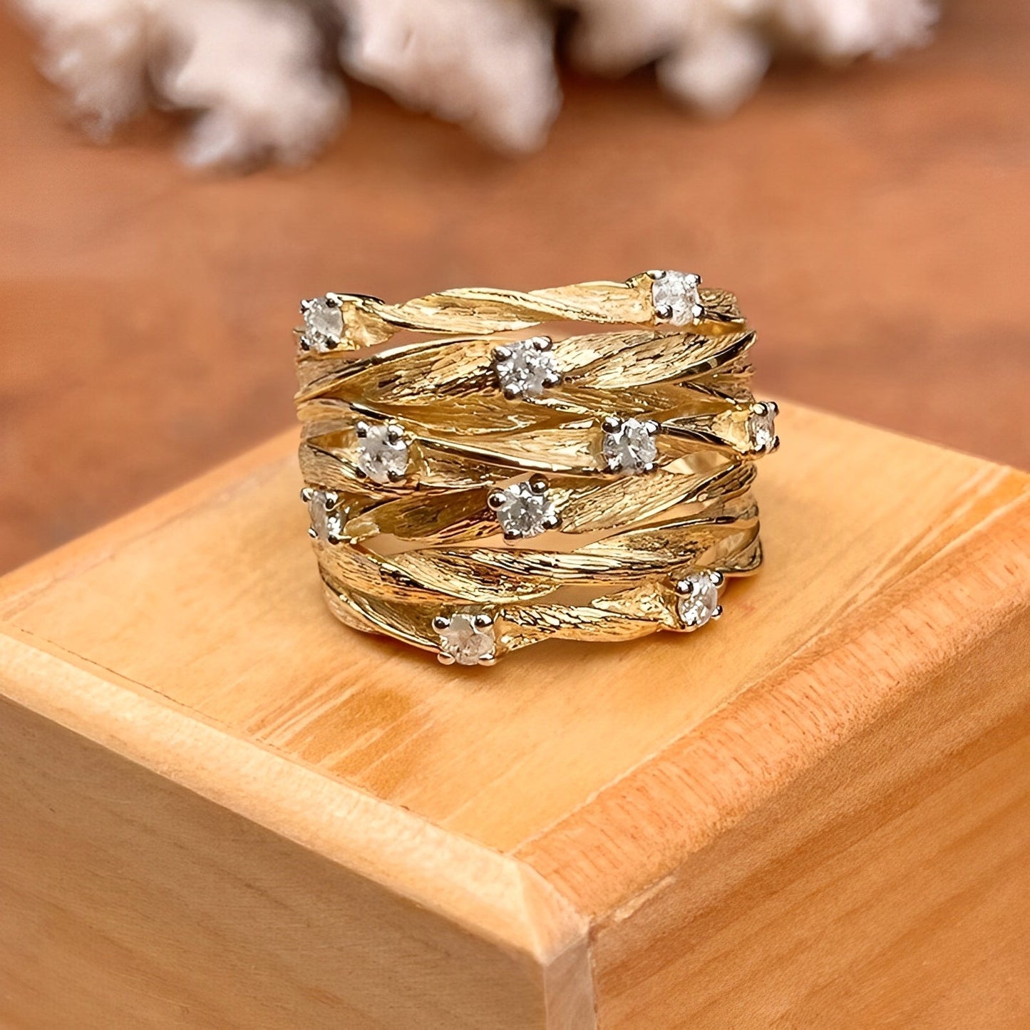 Marisse – Vintage-inspired ring in gold with fine shine