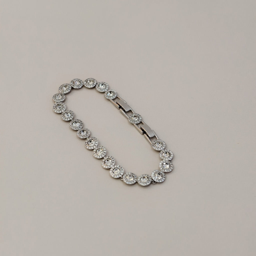 Victoria – Necklace and Bracelet with Shimmering Round Button