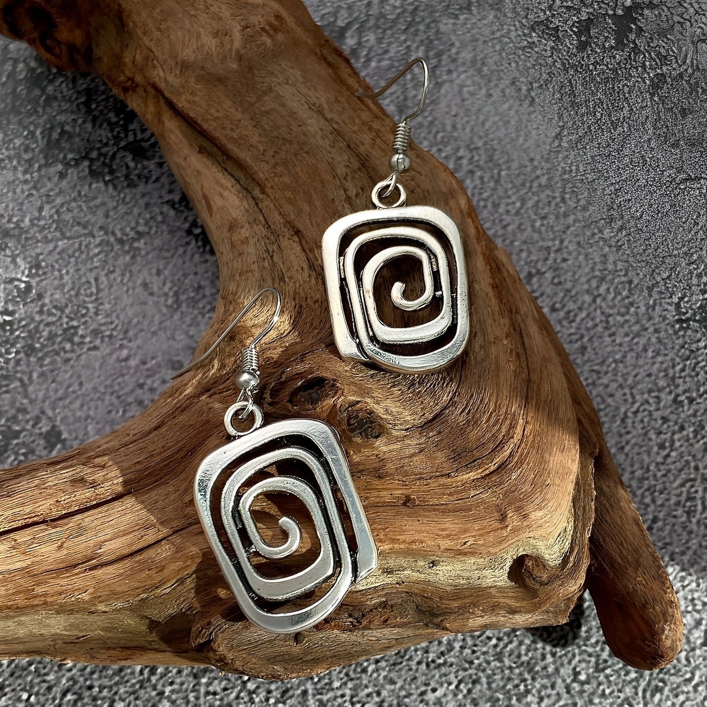 Kaia – Boho Style Earrings in Silver with Spiral Shape