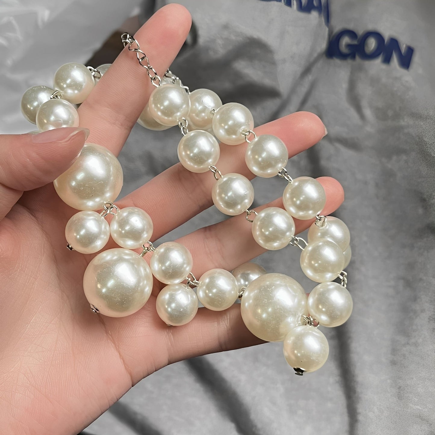 Lucie – Elegant Luxury Necklace with Large and Small Pearls