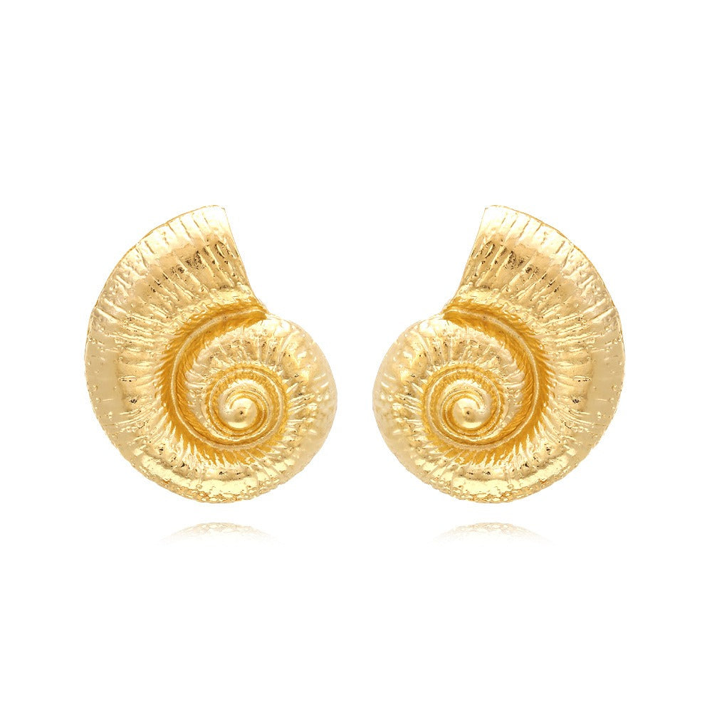 Pia – Stylish Shell Earrings