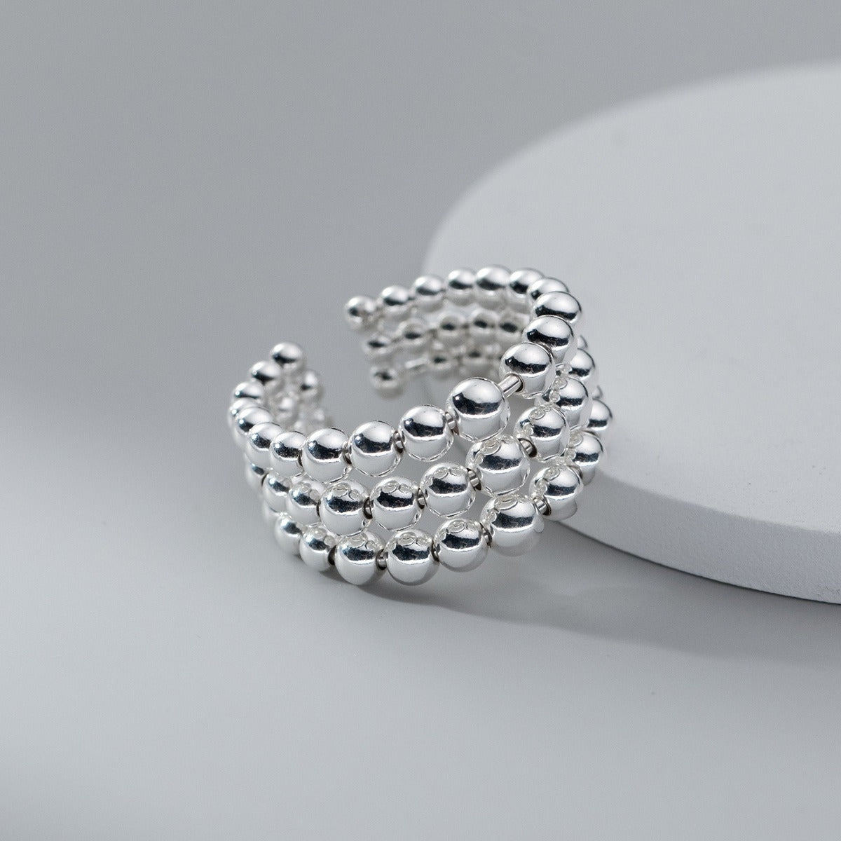 Women’s Wide Ring with Layered Pearl Details and Polished Surface