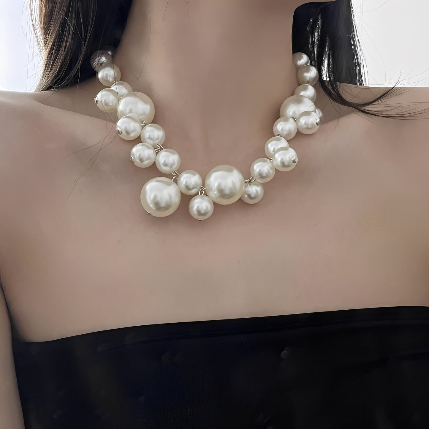 Lucie – Elegant Luxury Necklace with Large and Small Pearls