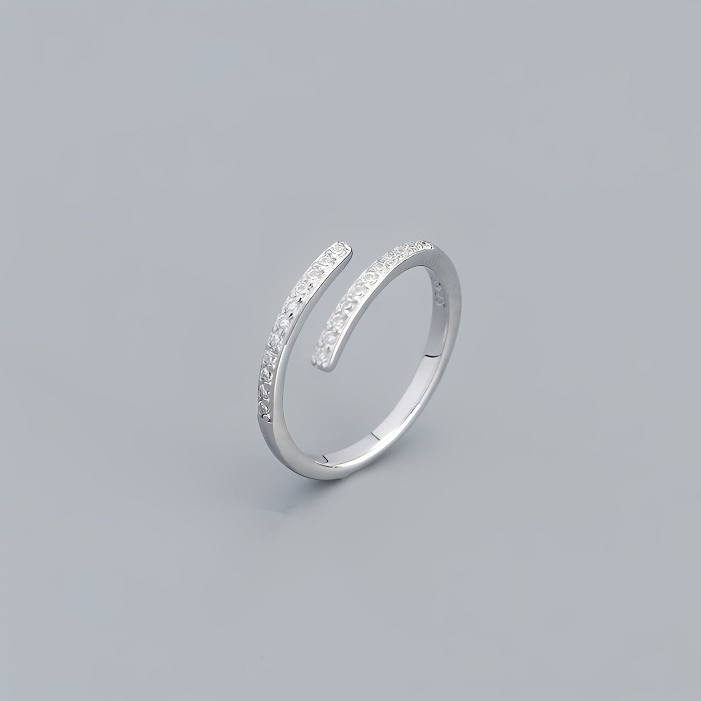 Anika – Stylish Ring