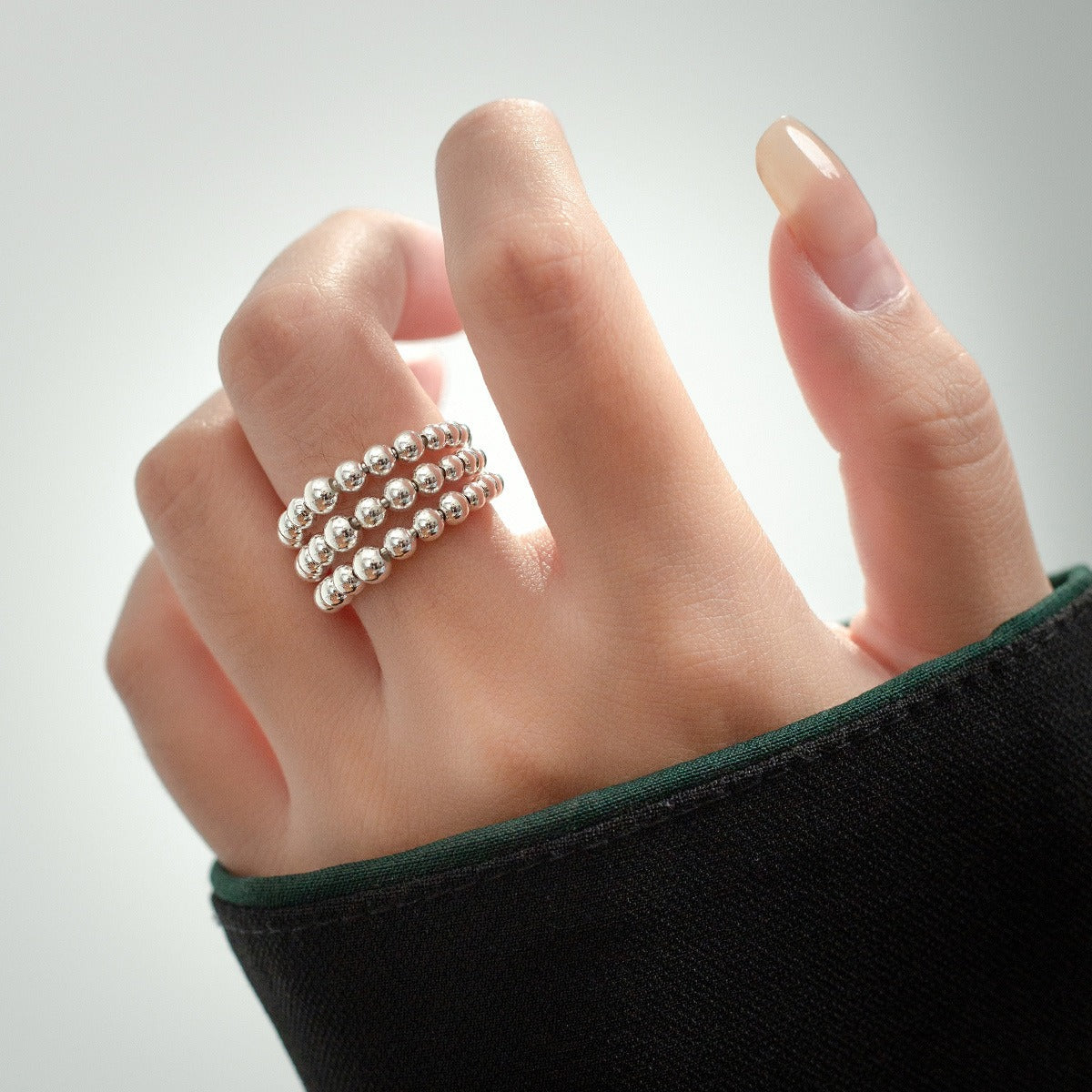 Women’s Wide Ring with Layered Pearl Details and Polished Surface