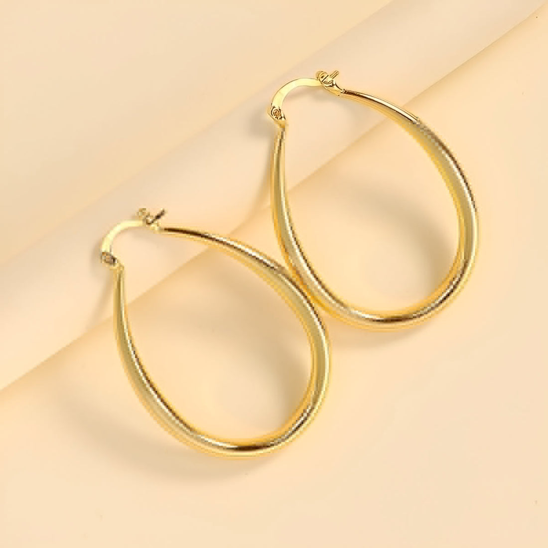 Elysse – Stylish Hoops in Gold