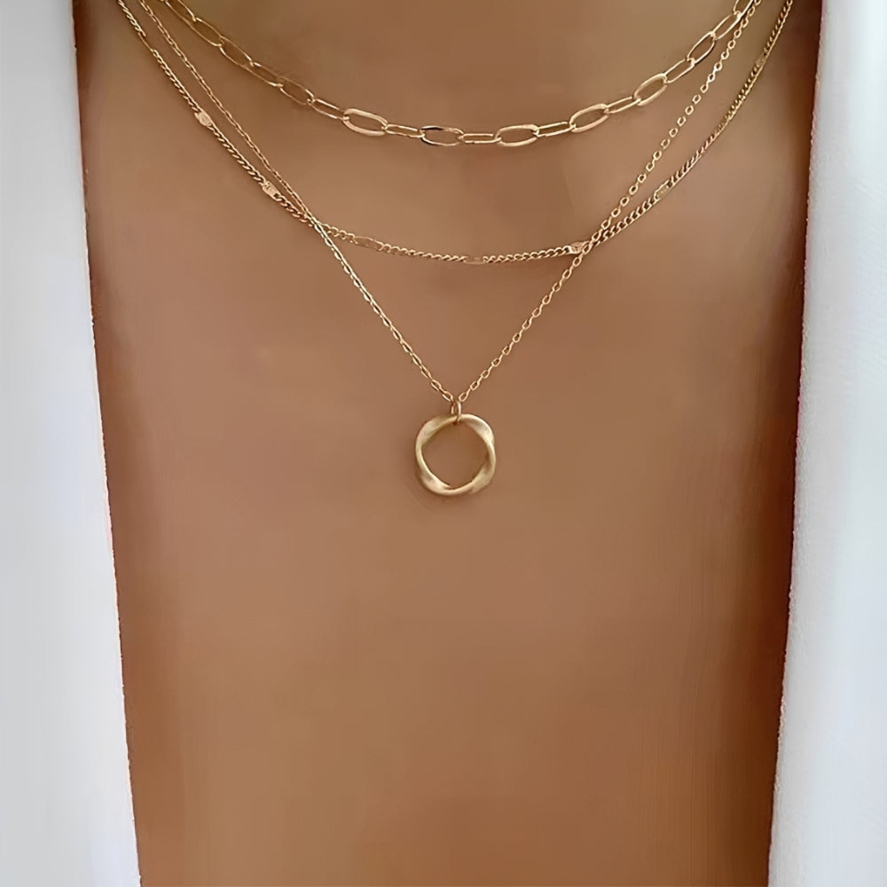 Women’s Multilayered Necklace with Pendant and Layered Chain Design
