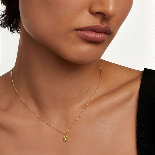 Maelyne – Mini Lock Pendant Necklace