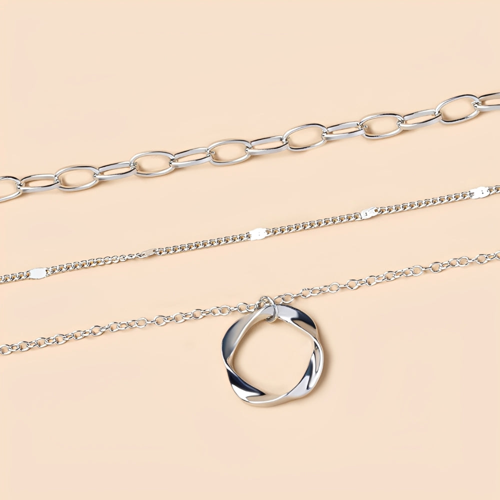 Women’s Multilayered Necklace with Pendant and Layered Chain Design