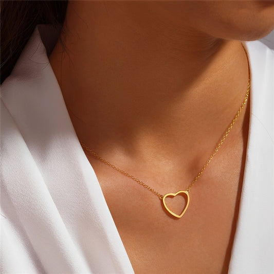 Mika – Necklace Pendant Heart Delicate Gold-Plated