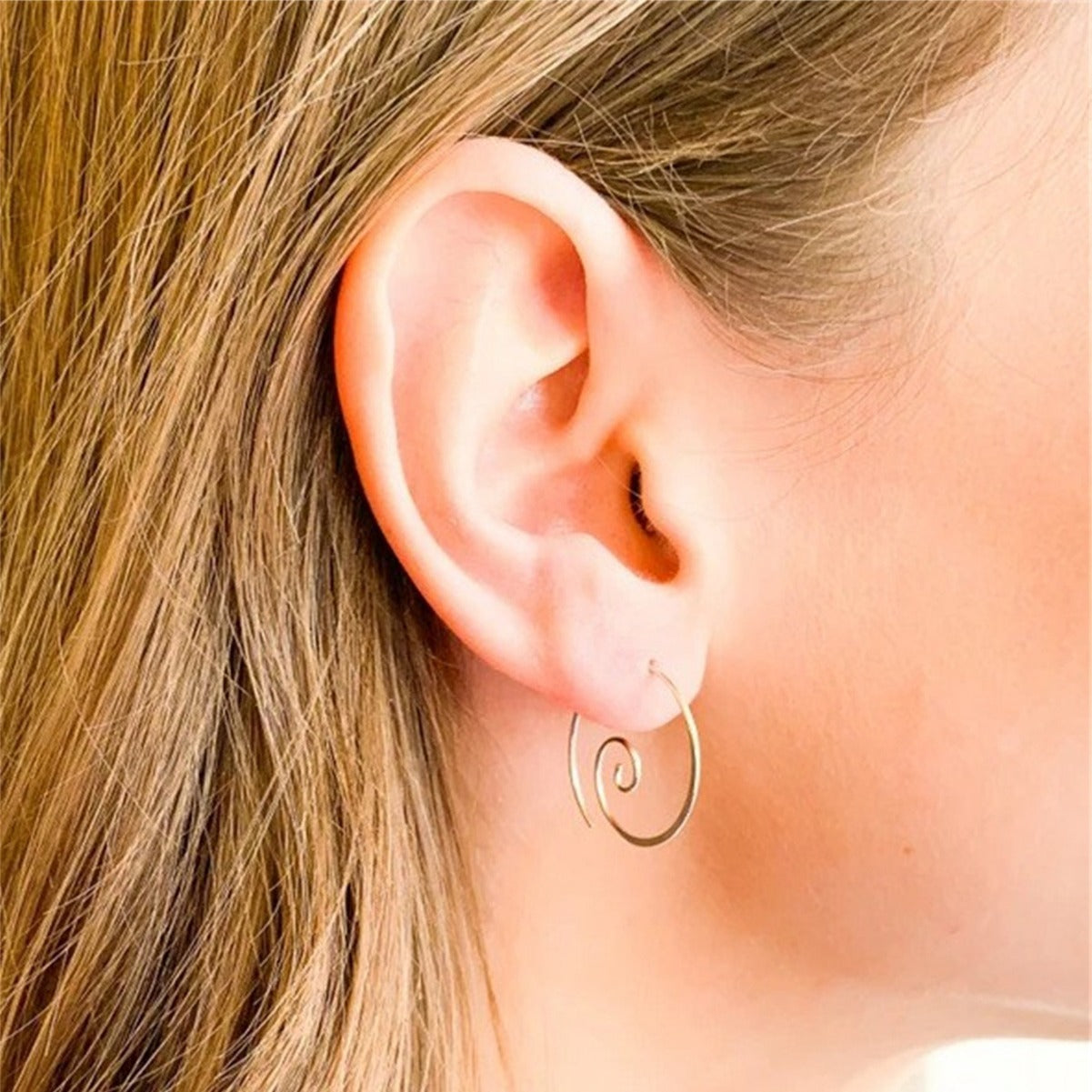 Yara – Boho spiral earrings in silver