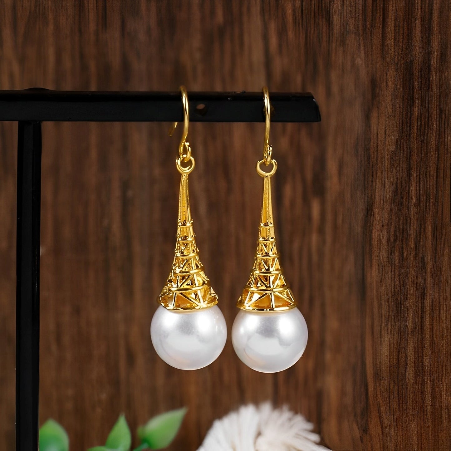 Feliza – Vintage Golden Earrings with Hanging Pearls