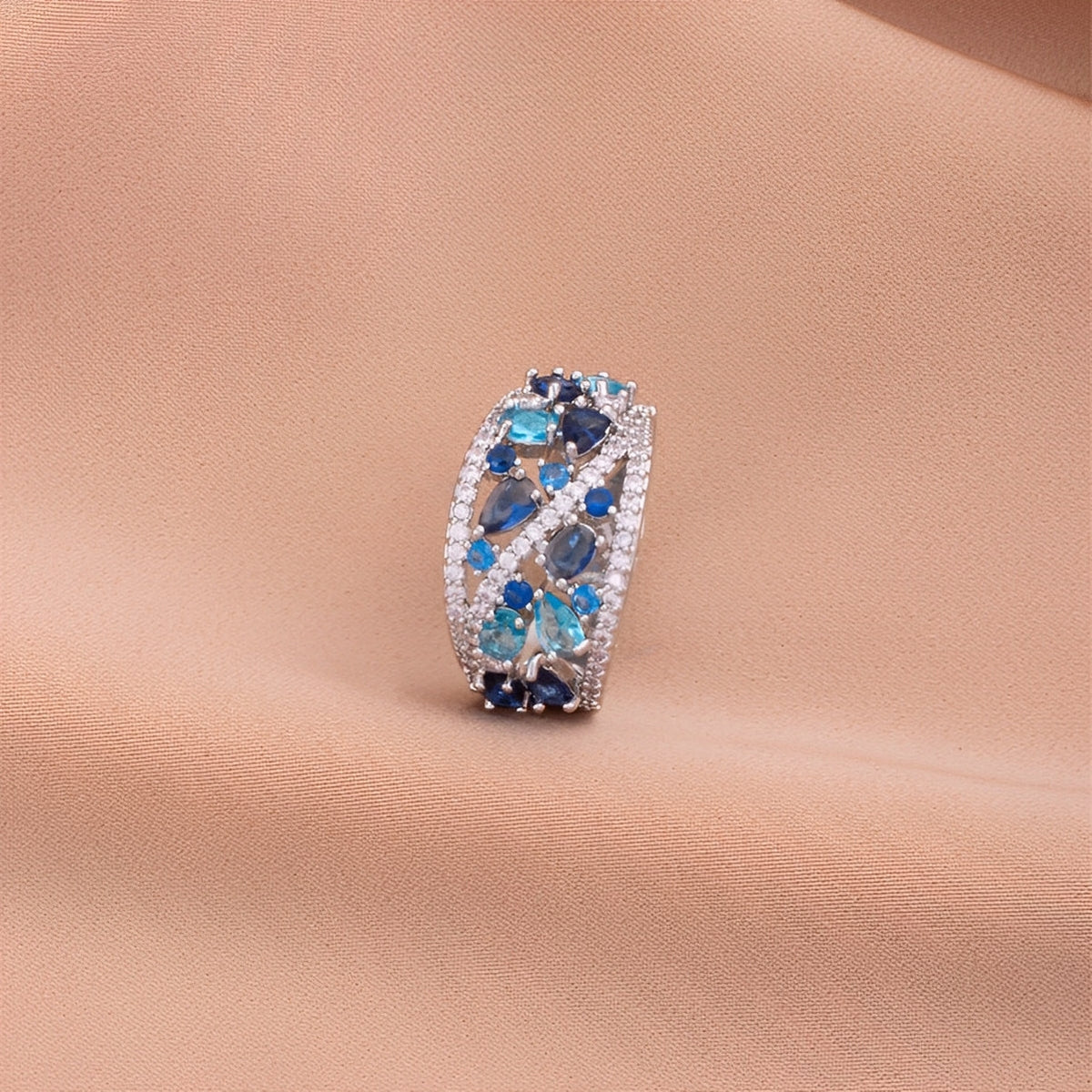 Julie – Vintage Ring with Blue Detail