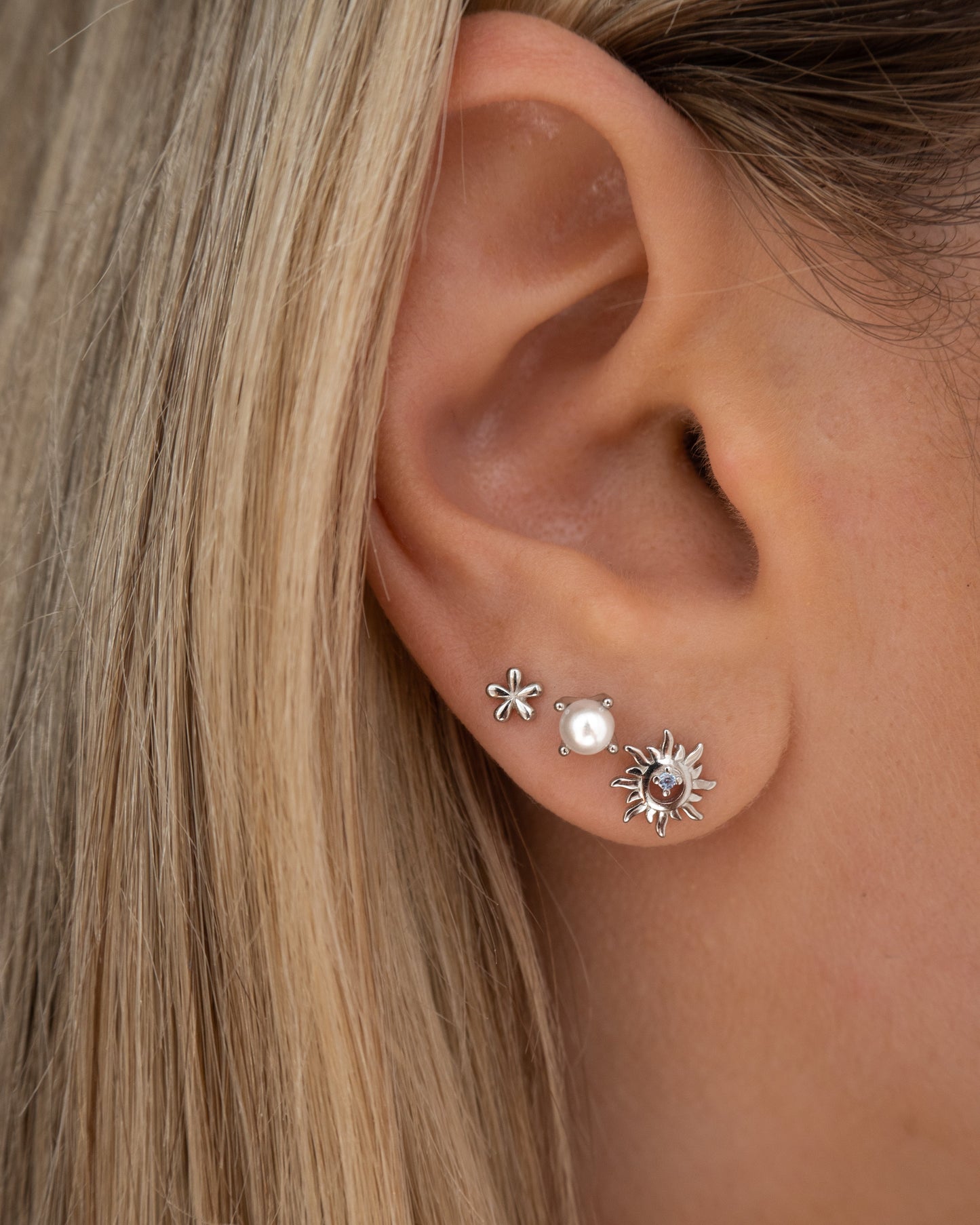 Mini Flowers Stud Earrings Made of Sterling Silver