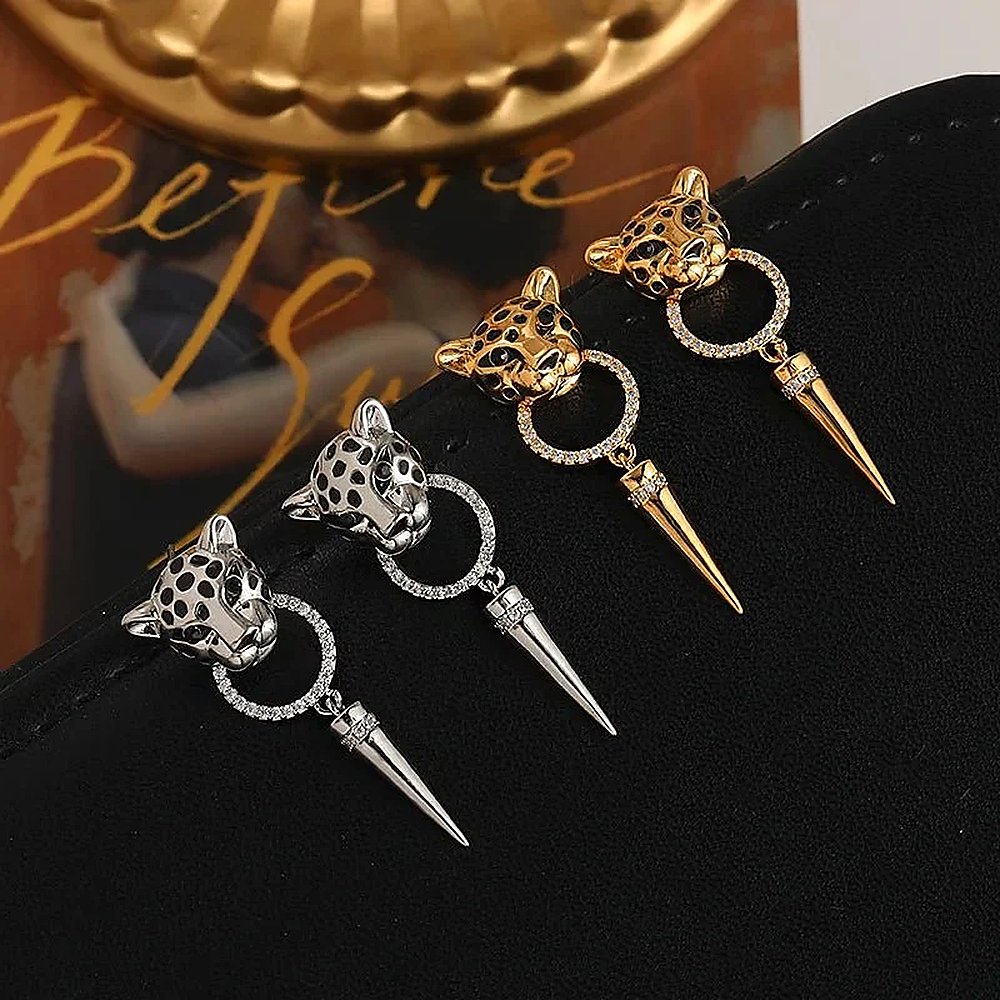 Women’s Dangle Earrings with Leopard Head, Round Pendant and Pointed Detail