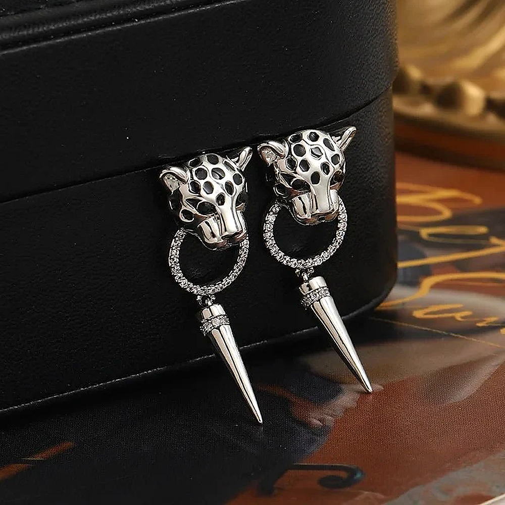 Women’s Dangle Earrings with Leopard Head, Round Pendant and Pointed Detail