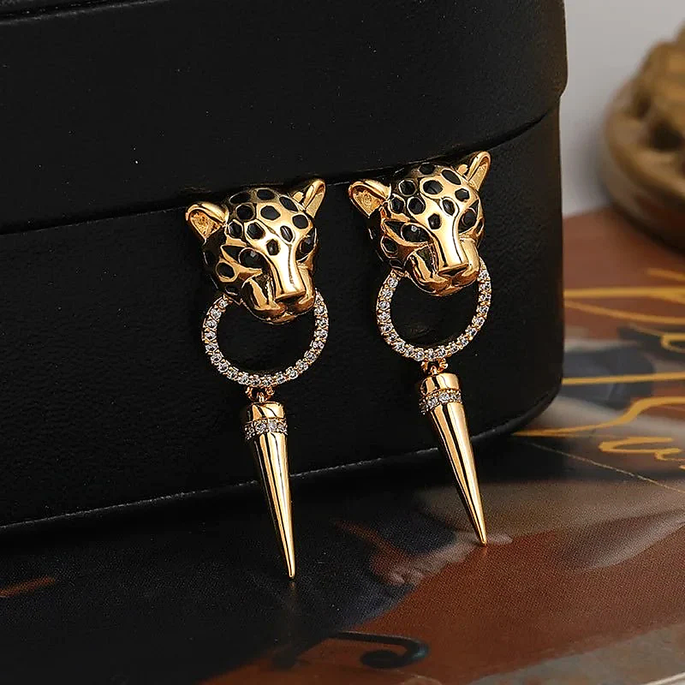 Women’s Dangle Earrings with Leopard Head, Round Pendant and Pointed Detail
