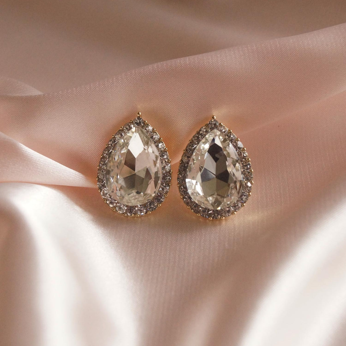 Lucy - Pear-Shaped Stud Earrings
