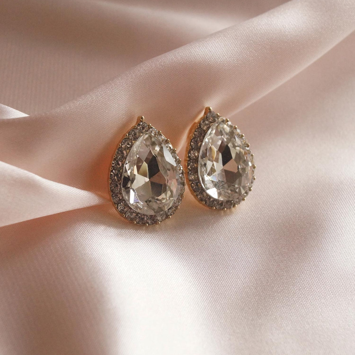 Lucy - Pear-Shaped Stud Earrings