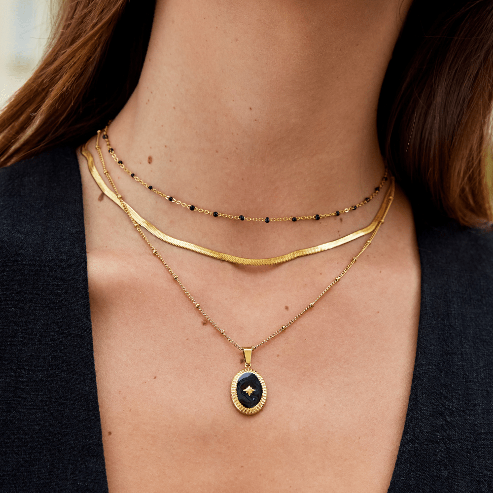 Yara – Stylish Black Pearl Necklace