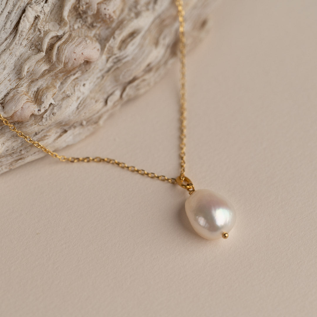 Golden Pearl Necklace - Shiny Pearl Pendant