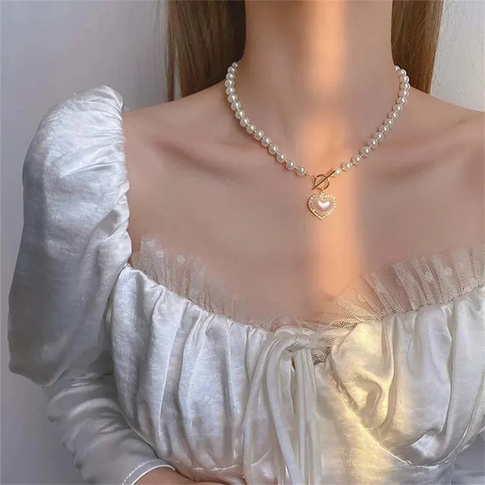 Amara – Pearl Choker Necklace