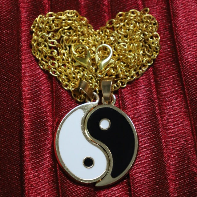 Tao – Divisible Yin Yang Necklace for Couples or Friends