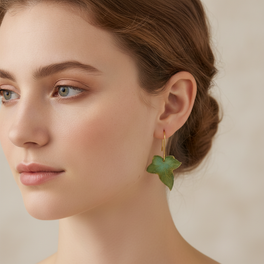 Silva – Vintage Earrings with Green Leaf