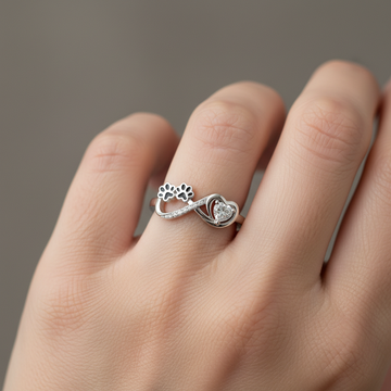 Haruko – Ring with Small Dog Paw Prints