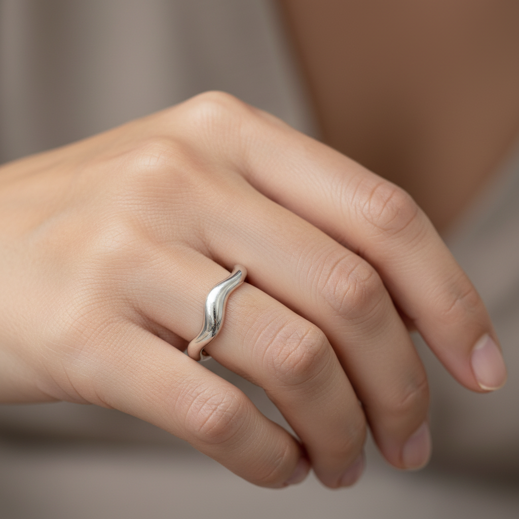 Theva – Open Water Wave Ring