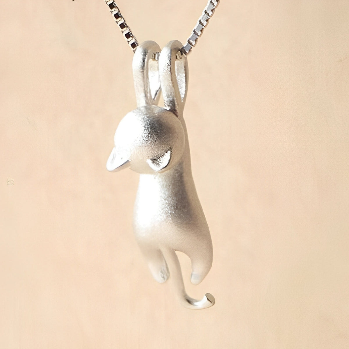 Mina – Playful Kitten Necklace